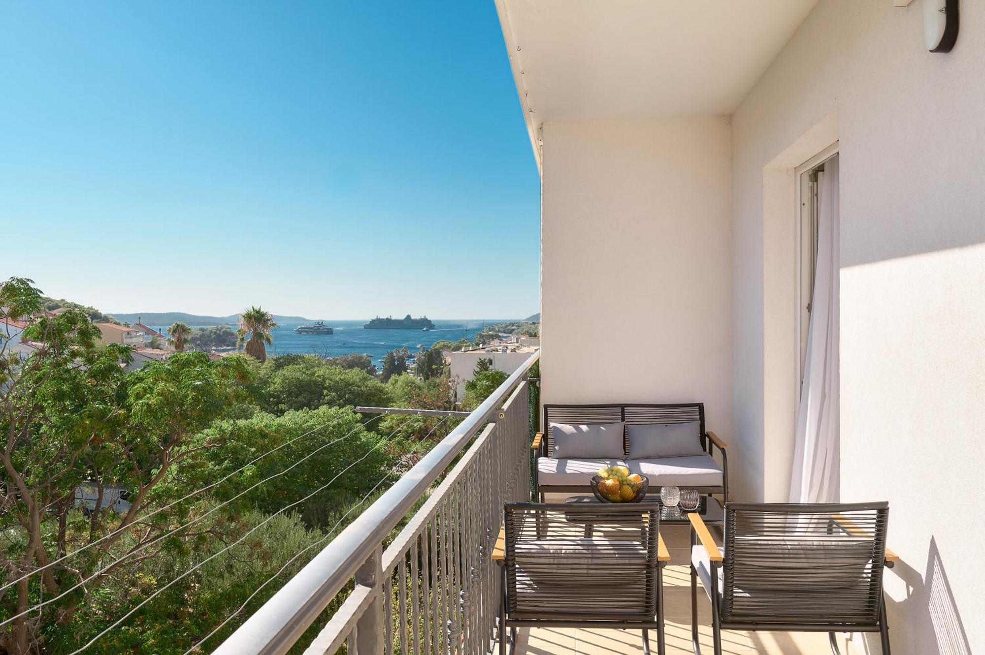 Lech Hvar Apartman *