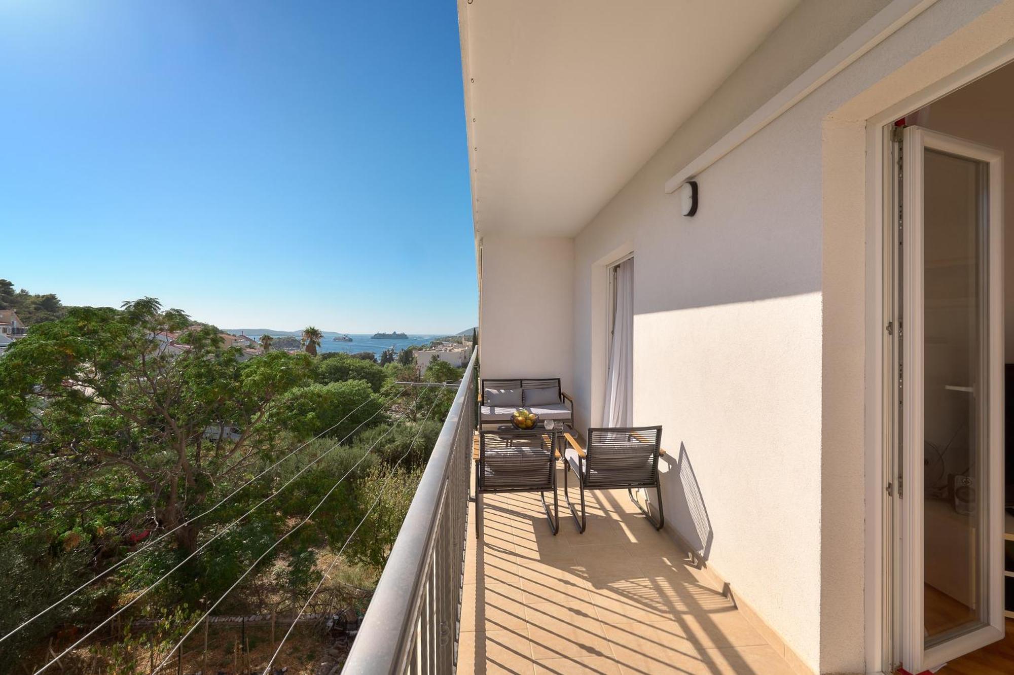 Lech Hvar Apartman *